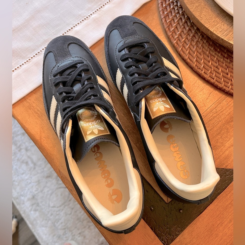 Brand new w/o tags Women’s Adidas Sambas ‘gender neutral’